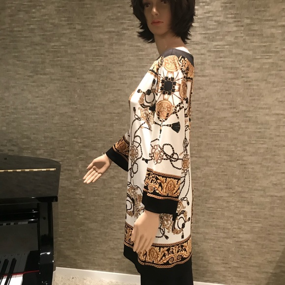 Women Top - Picture 2 of 4